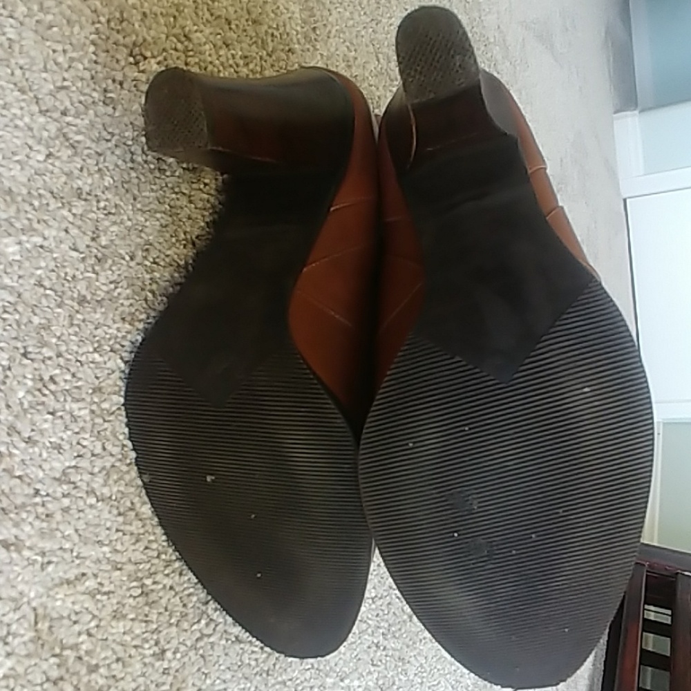 Brown leather boots - Picture 4 of 5